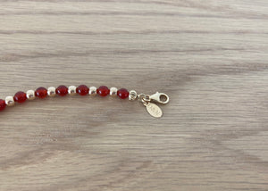 9 Carat Yellow Gold and Red Carnelian Beaded Bracelet